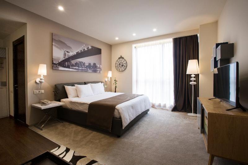Opera Suite Hotel Jereván Szoba fotó